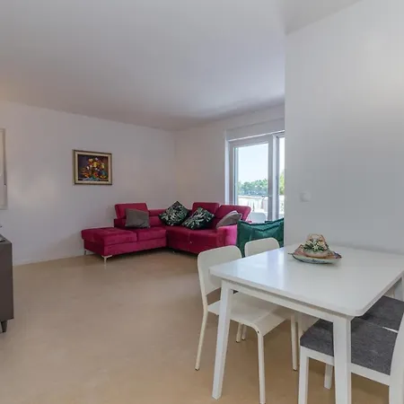 Apartment Kristal *